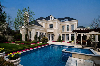 泳池水浑浊时，如何进行冲击性消毒？